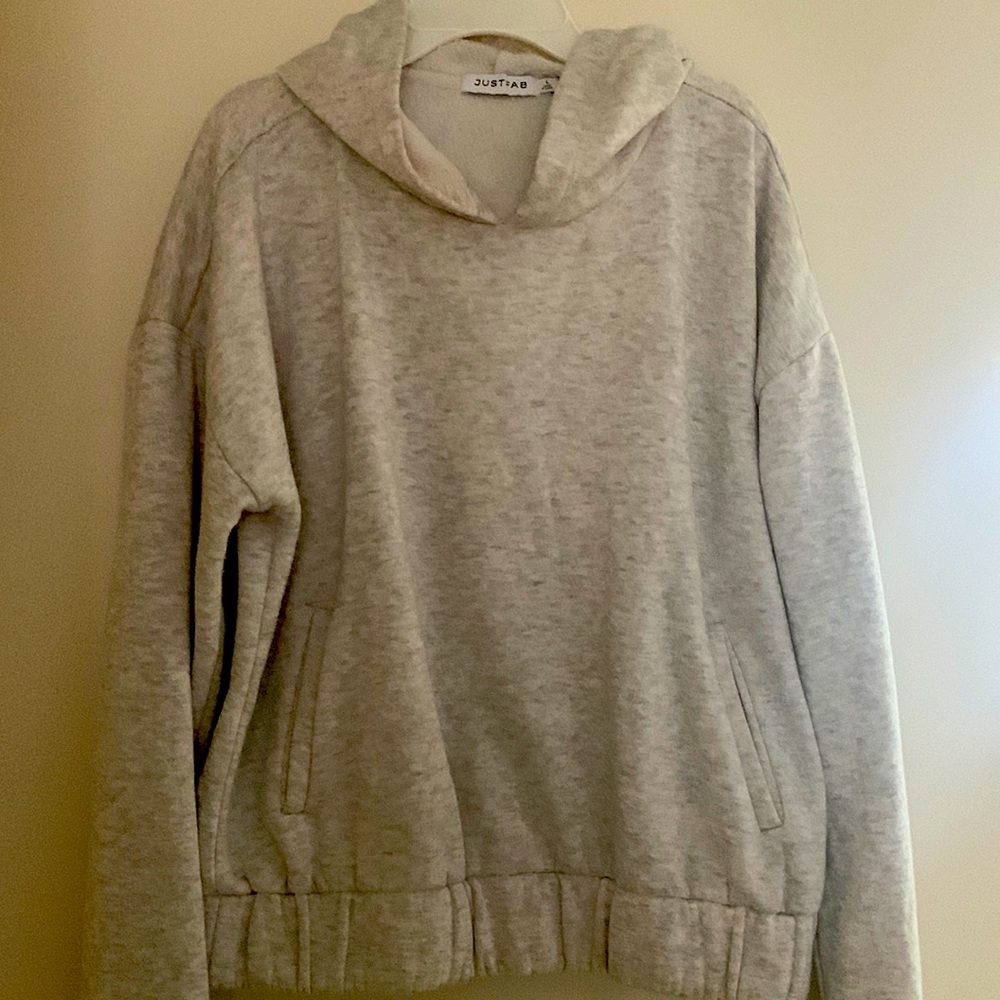 Grey sweatshirt